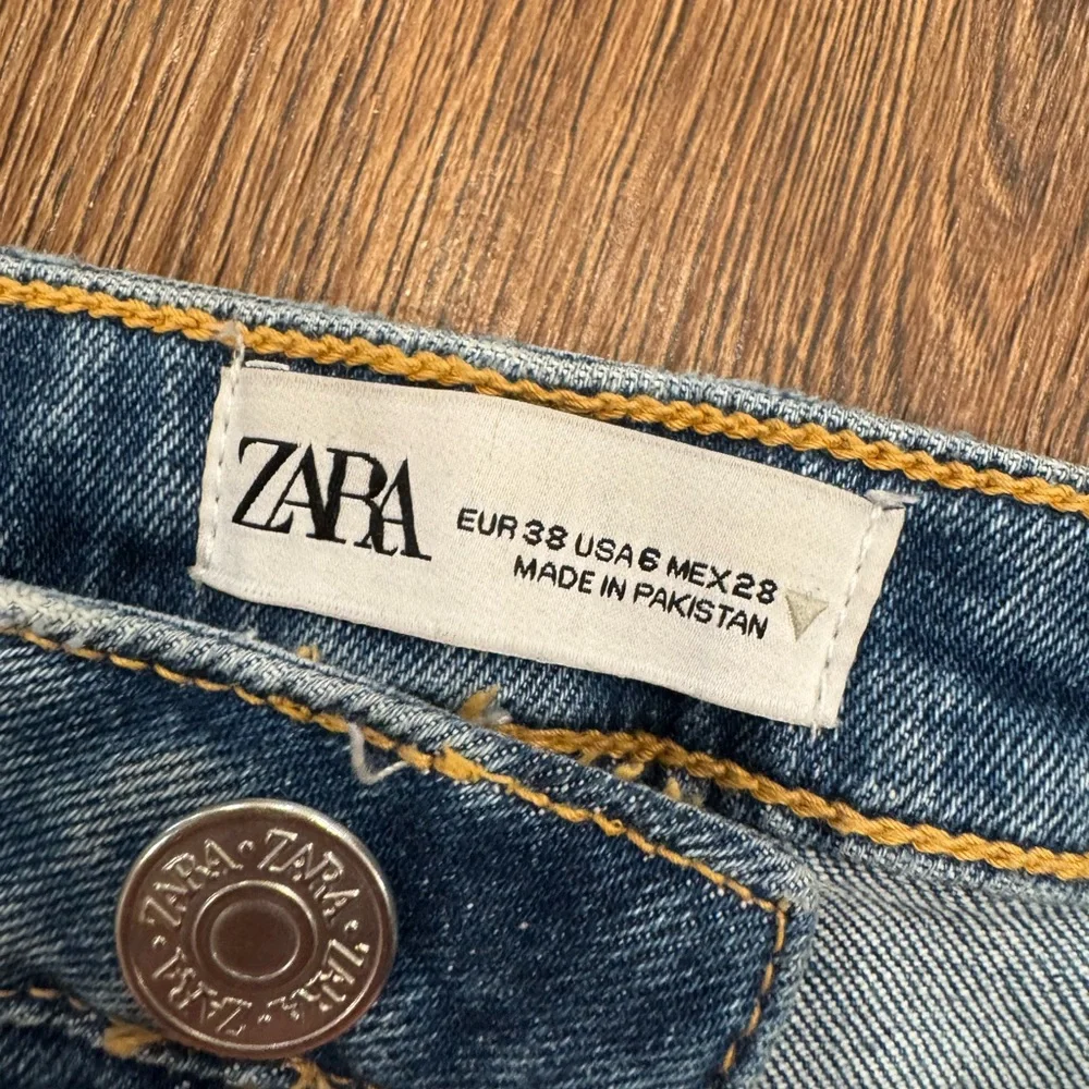 Zara Straight Leg Jeans Size 6 - Picture 2 of 5